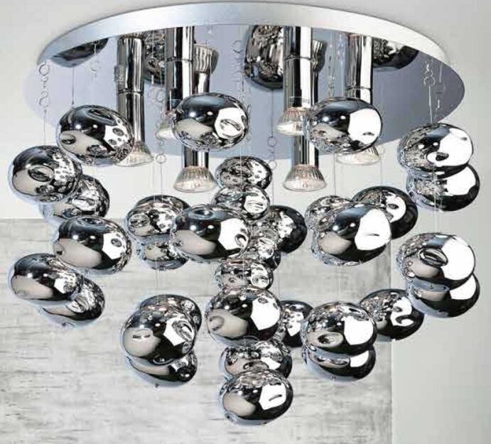 Lampa wisząca Luvia AZzardo AZ2541 wykonana jest z metalu i szkła w kolorze chromu podstawa ma kształt okrągły