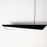 Lampa wisząca Wave Max Minimal ZW Labra  5.1177 ma kształt fali posiada wbudowane źródło światła LED techniczna różne kolory wykończenia