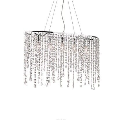 Lampa wisząca Rain SP5  Ideal Lux 008363  posiada eliptyczną oprawę wykonaną z chromowanego metalu Klosze tworzą wisiorki  zakończone kryształowymi kroplami