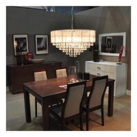 Lampa wisząca Singapore - P09376WH COSMO Light kształtem przypomina biały walec  o średnicy 80 cmspod klosza wystają kryształki