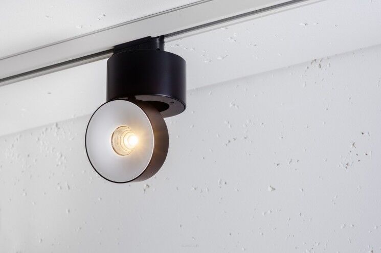 Reflektor Geit NT edge.LED Adaptor 3F CRI80 Labra  7.0699   tuba z regulowanym strumieniem światła na szynie techniczna różne kolory wykończenia
