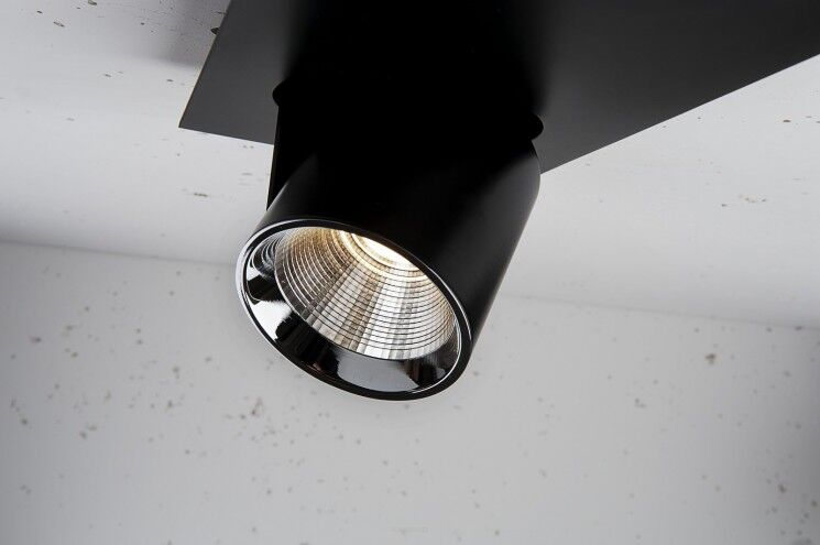 Oprawa natynkowa Auro Base 90 NT 90×1 CRI80 Labra  3.0548 prostokątna podstawa reflektor LED w kształcie tuby 