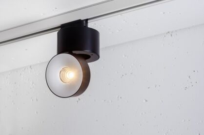 Reflektor Geit NT edge.LED Adaptor 3F CRI80 Labra  7.0899  do montażu na szynie techniczna różne kolory wykończenia reflektor ma kształt okrągły