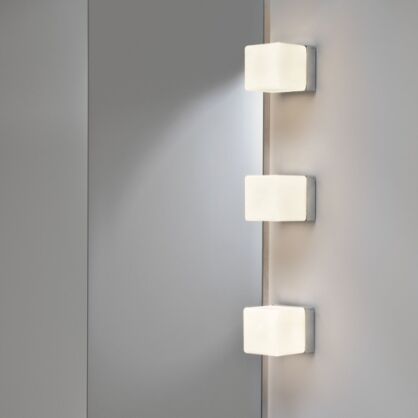 Kinkiet łazienkowy IP44 CUBE ASTRO chrom 0635 kostka mleczny klosz chrom zintegrowany ściemniacz 1140001