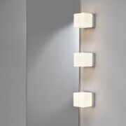 Kinkiet łazienkowy IP44 CUBE ASTRO chrom 0635 kostka mleczny klosz chrom zintegrowany ściemniacz 1140001