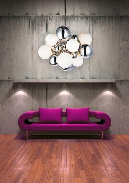 Lampa wisząca Noble AZzardo AZ0110 jest wykonana z metalu w kolorze chromu i szkła o białym wykończeniu w kształcie kulek