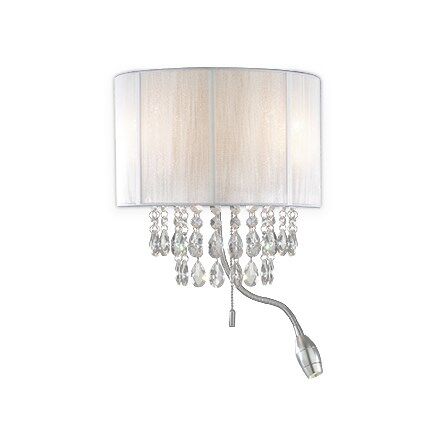 Kinkiet Opera AP3 Ideal Lux  068268 Klosz wykonany jest z folii PVC z metalowymi pasemkami i pokryte są białymi nićmi spod abażura wystają kryształki rama w kolorze chromu do czytania