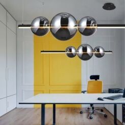 Lampa wisząca SANDRA 3 dimm AZ3352 Poprzeczna listwa lampa jest w stylu nowoczesnym czarna led 120 długości szklane klosze kule